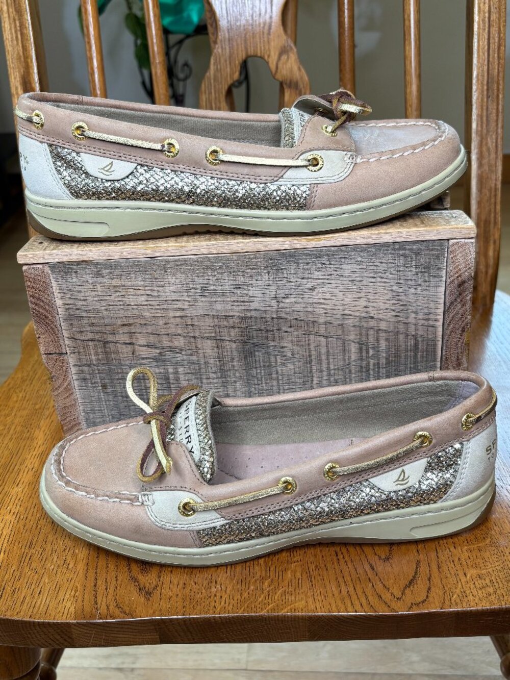 Sperry Top-Sider Women's Angelfish Tan Leather/Gold Metallic Accent Boat Shoes